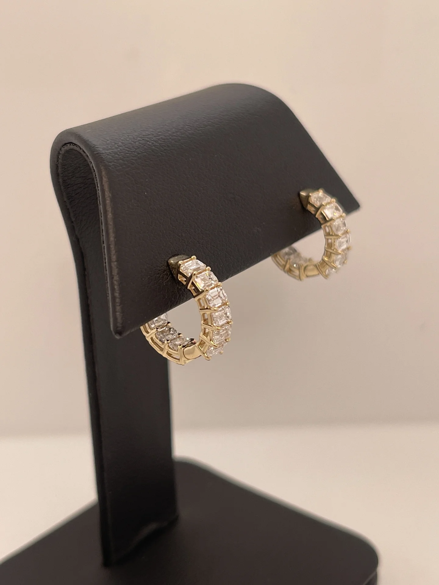 6.77 Cts 14k Yellow Gold Emerald Shape Huggies Earring - Image 2