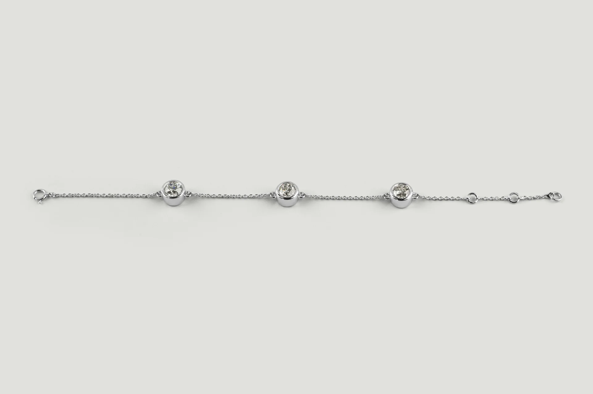 3.18 Cts 14k White Gold Old European Brilliant Shape Station Bracelet - Image 2