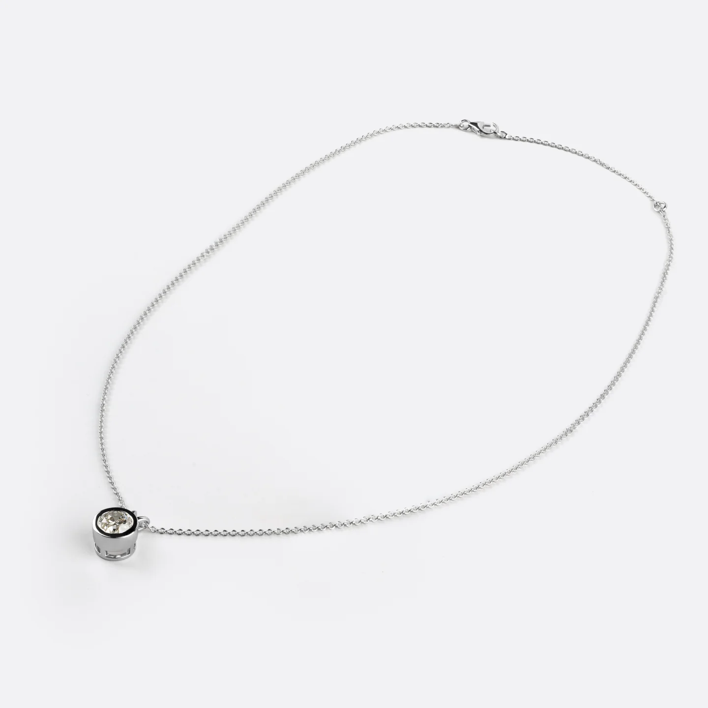 2.56 Cts 14k White Gold Old European Brilliant Shape Solitaire Pendant - Image 2