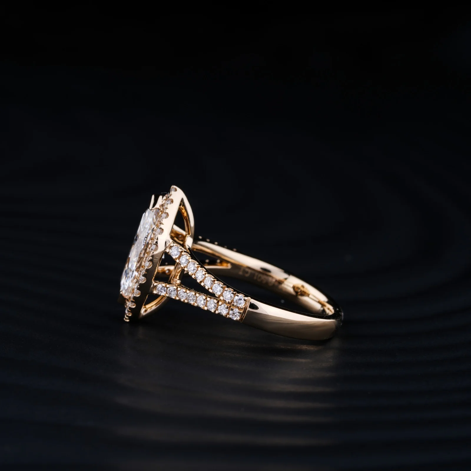 1.44 Cts 14k Yellow Gold Marquise Shape Split Shank Ring - Image 4