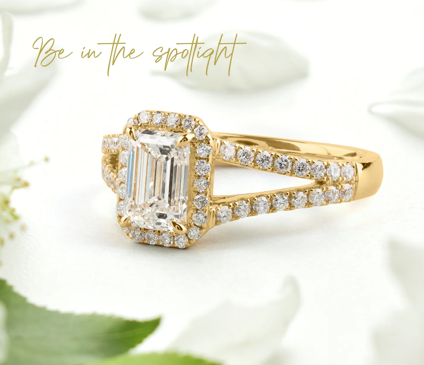 1.38 Cts 14k Yellow Gold Emerald Shape Split Shank Ring - Image 2