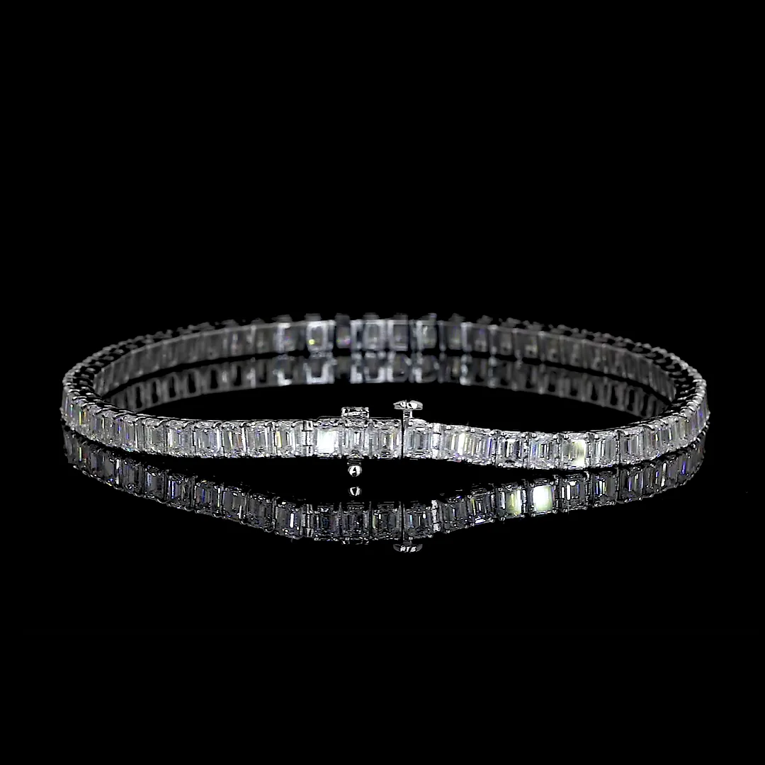 5.47 Cts 14k White Gold Emerald Shape Tennis Bracelet - Image 2