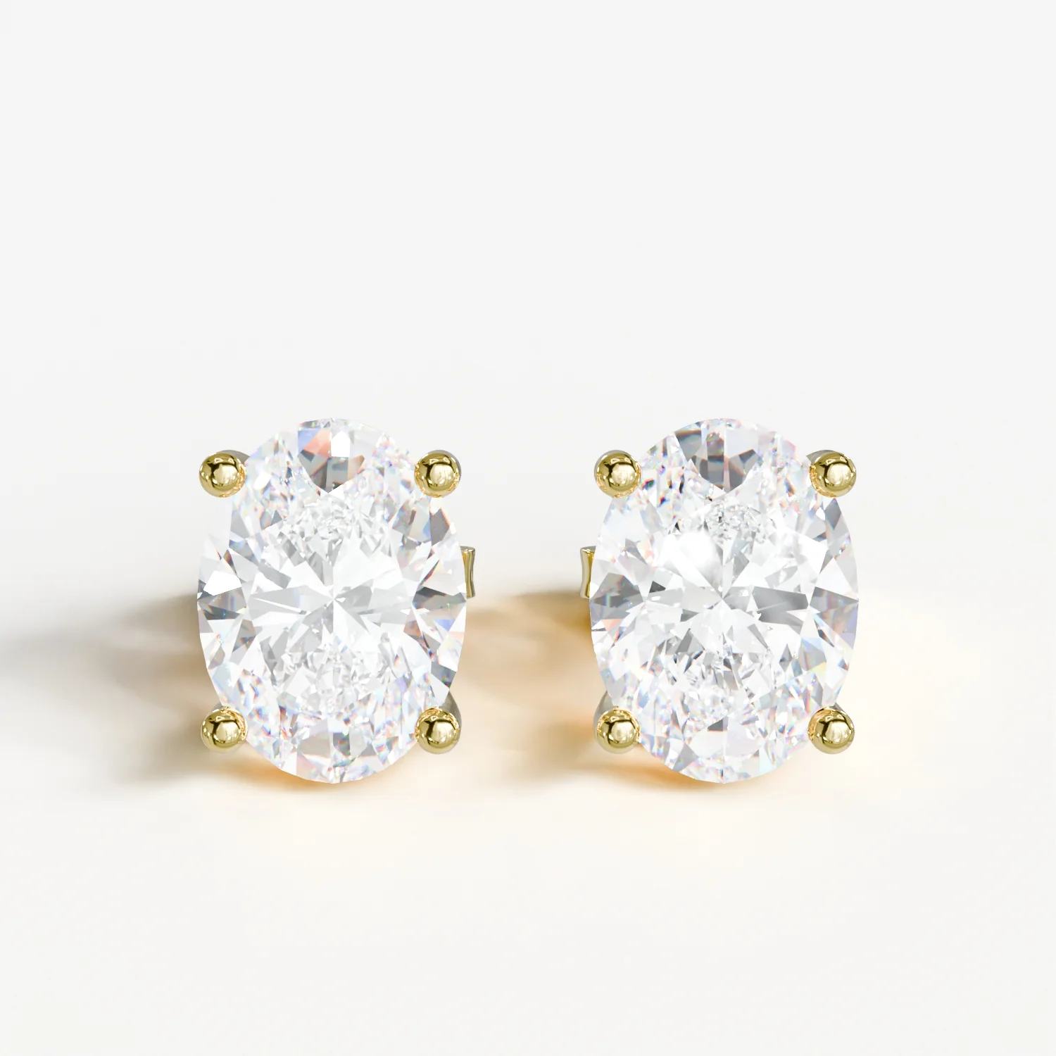 2.1 Cts 18k Yellow Gold Oval Shape Studs Earring - Image 2