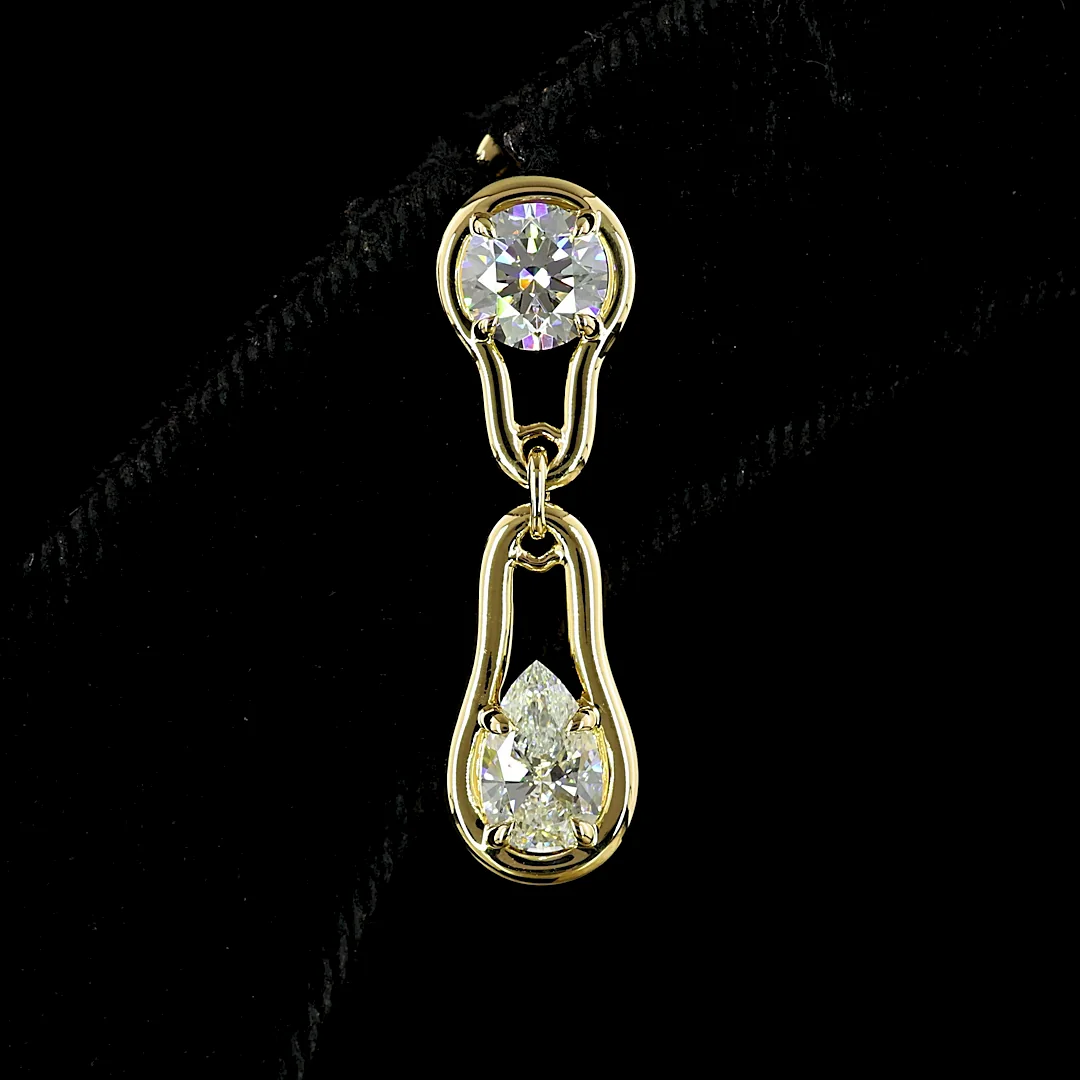 2.09 Cts 14k Yellow Gold Pear Shape Hanging Earring - Image 3