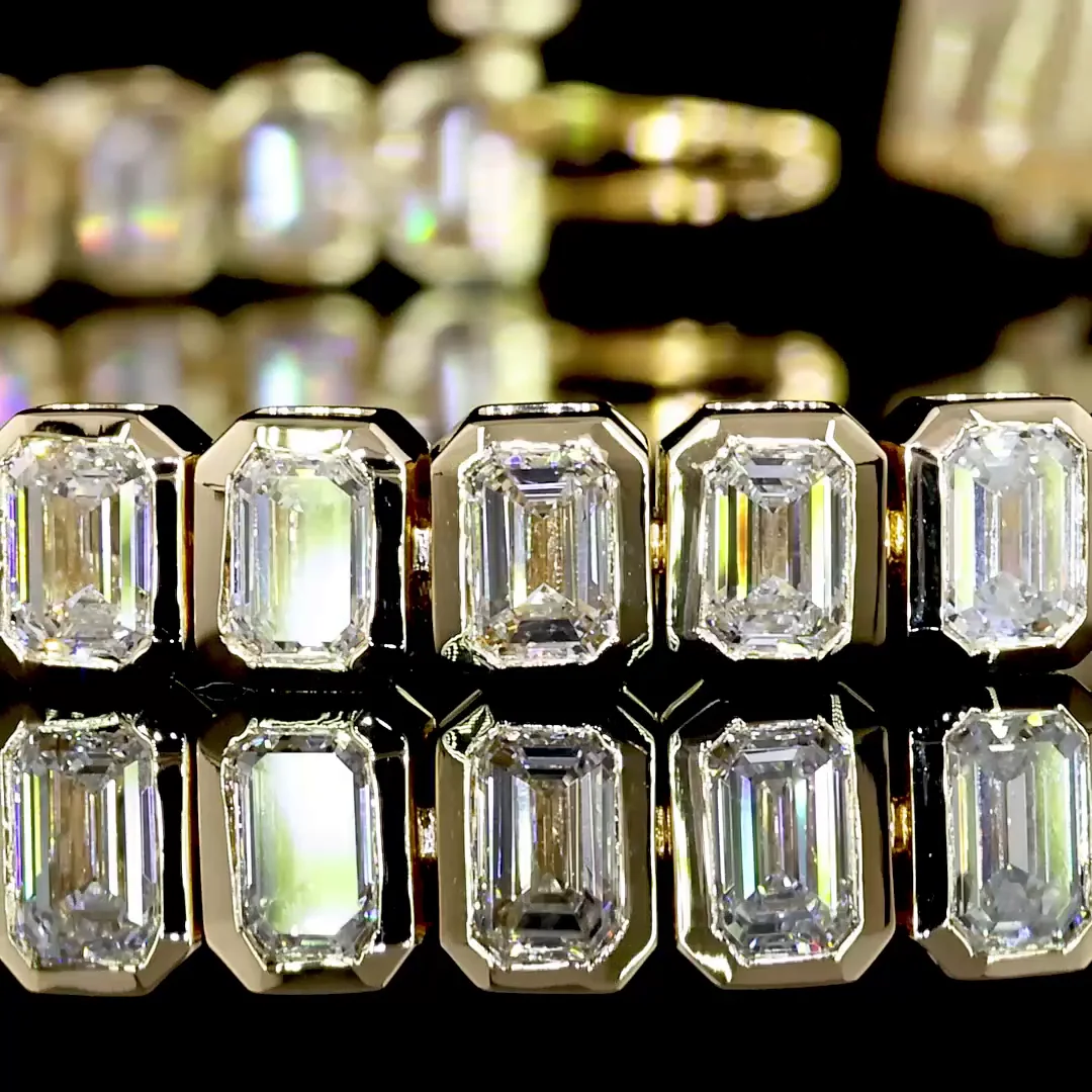 7.2 Cts 14k Yellow Gold Emerald Shape Tennis Bracelet - Image 2