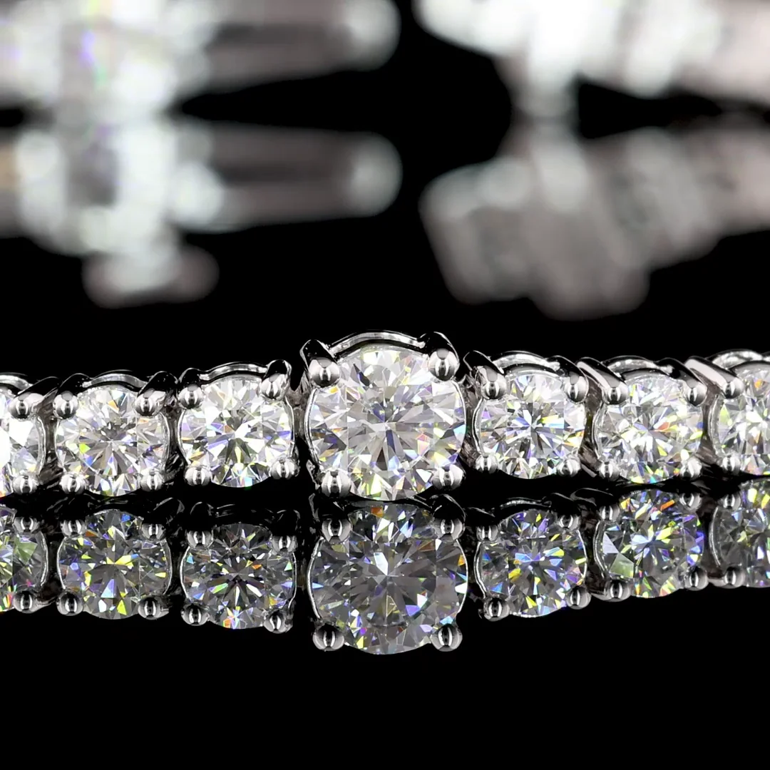 4.31 Cts 14k White Gold Round Shape Station Line Tennis Bracelet - Image 2