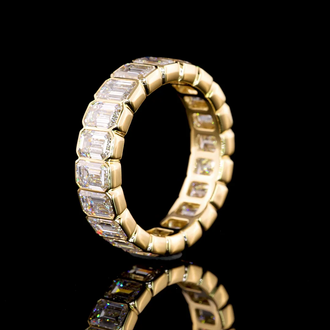 5.02 Cts 14k Yellow Gold Emerald Shape Eternity Band Eternity Band - Image 4