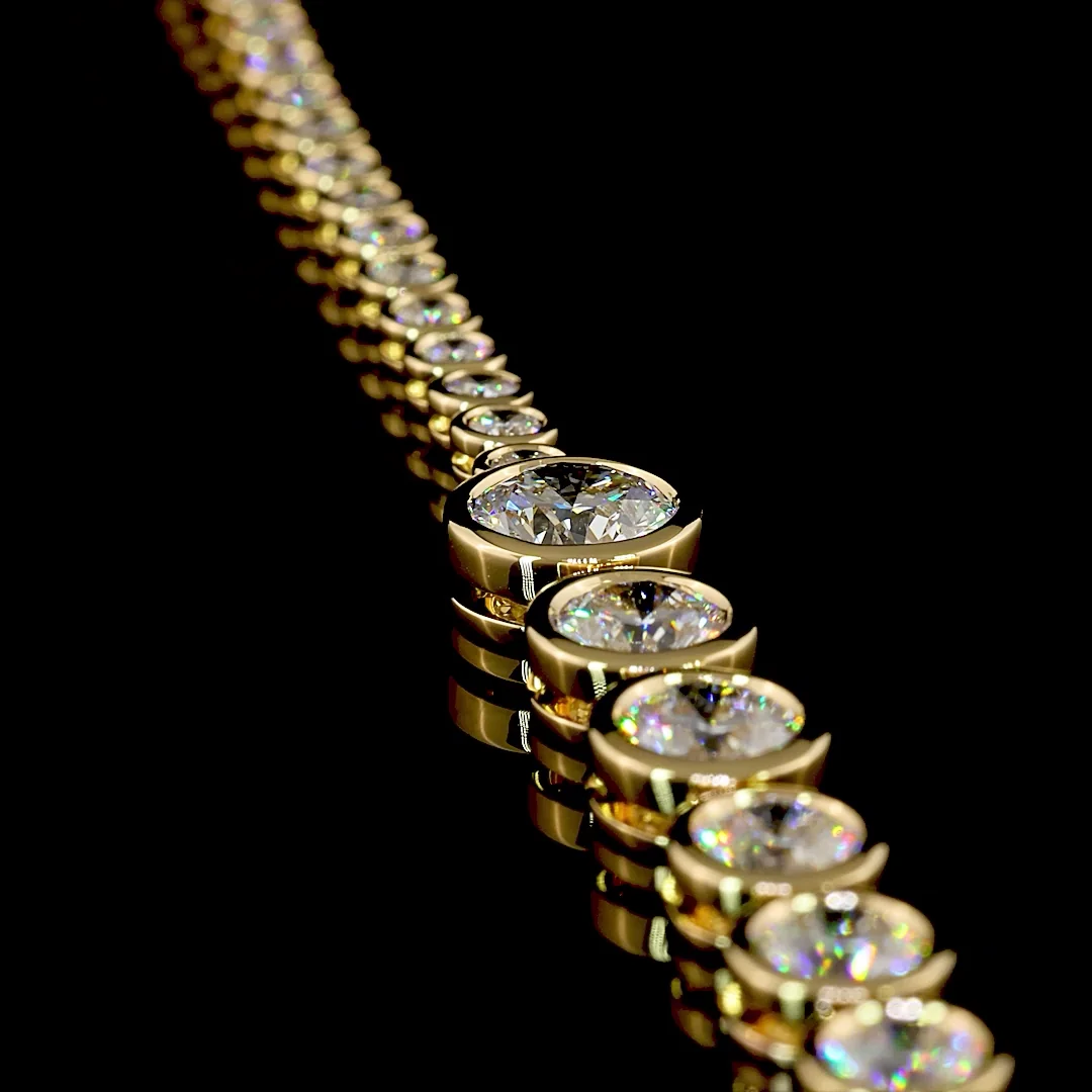 10.44 Cts 18k Yellow Gold Round Shape Riviera Necklace - Image 2