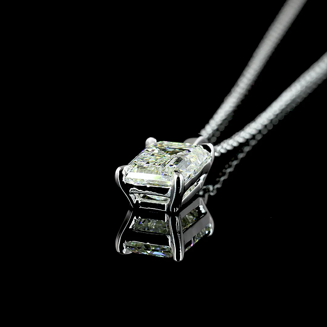 1.65 Cts 14k White Gold Emerald Shape Solitaire Pendant - Image 4