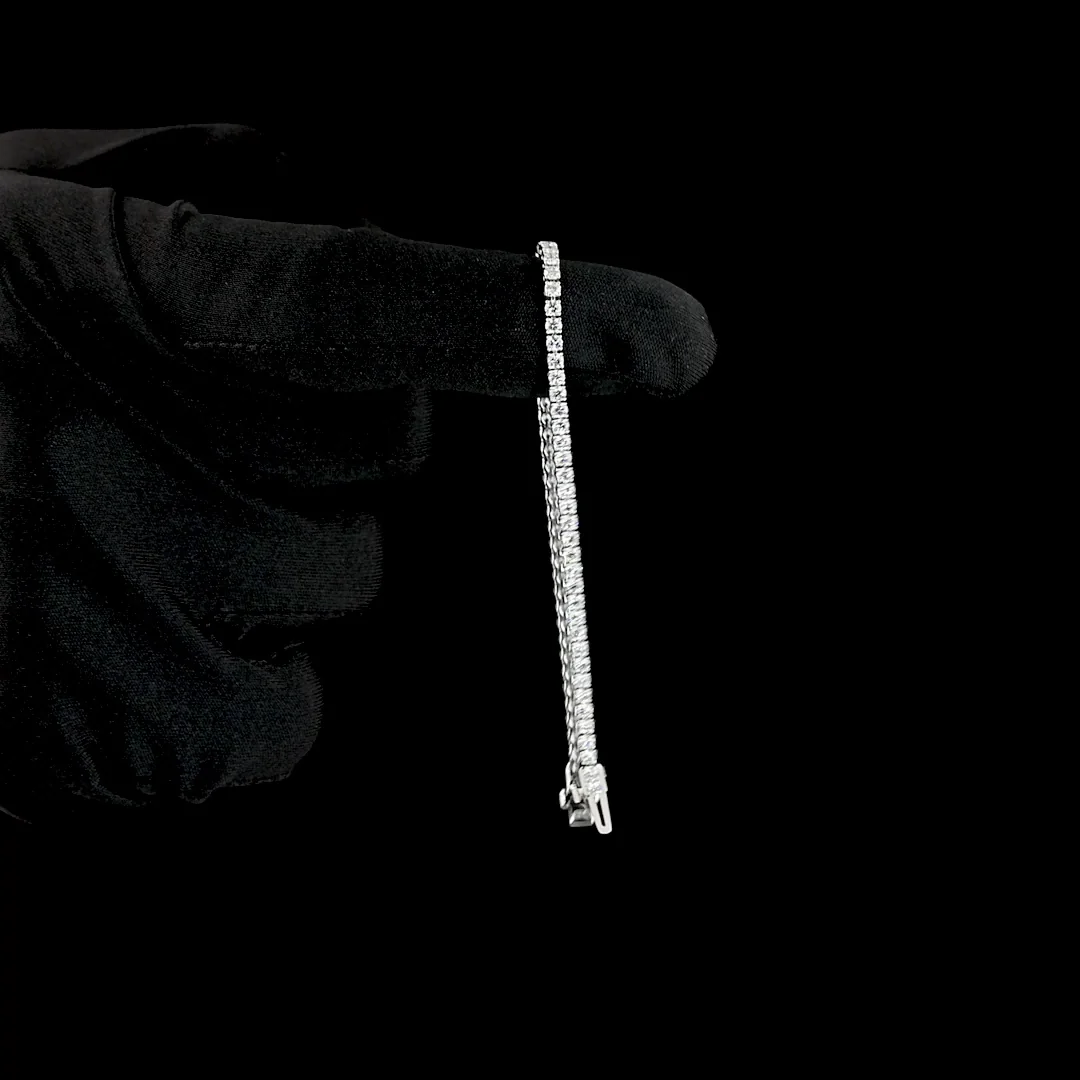 3.64 Cts 14k White Gold Round Shape Tennis Bracelet - Image 3