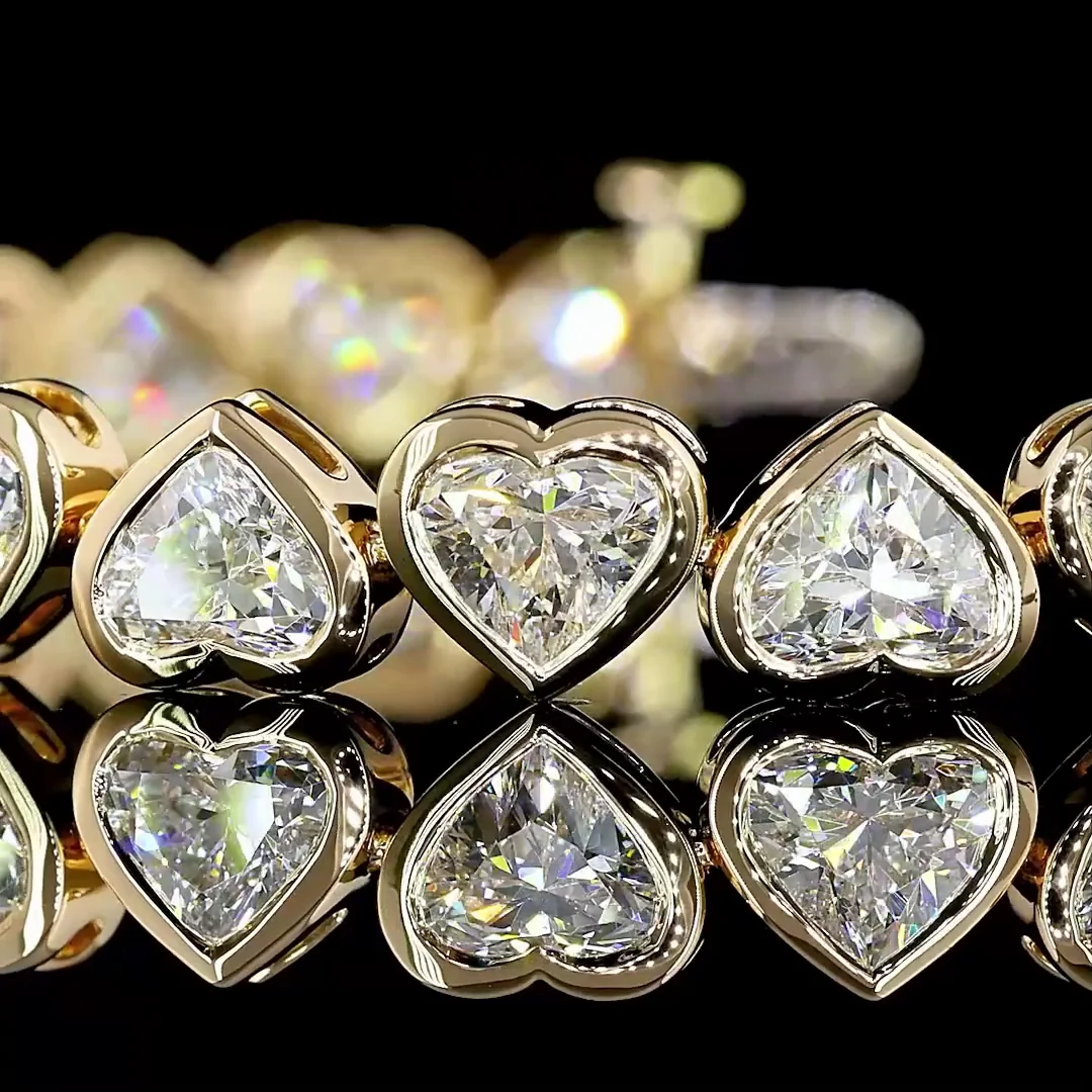 14.1 Cts 18k Yellow Gold Heart Shape Tennis Bracelet - Image 2
