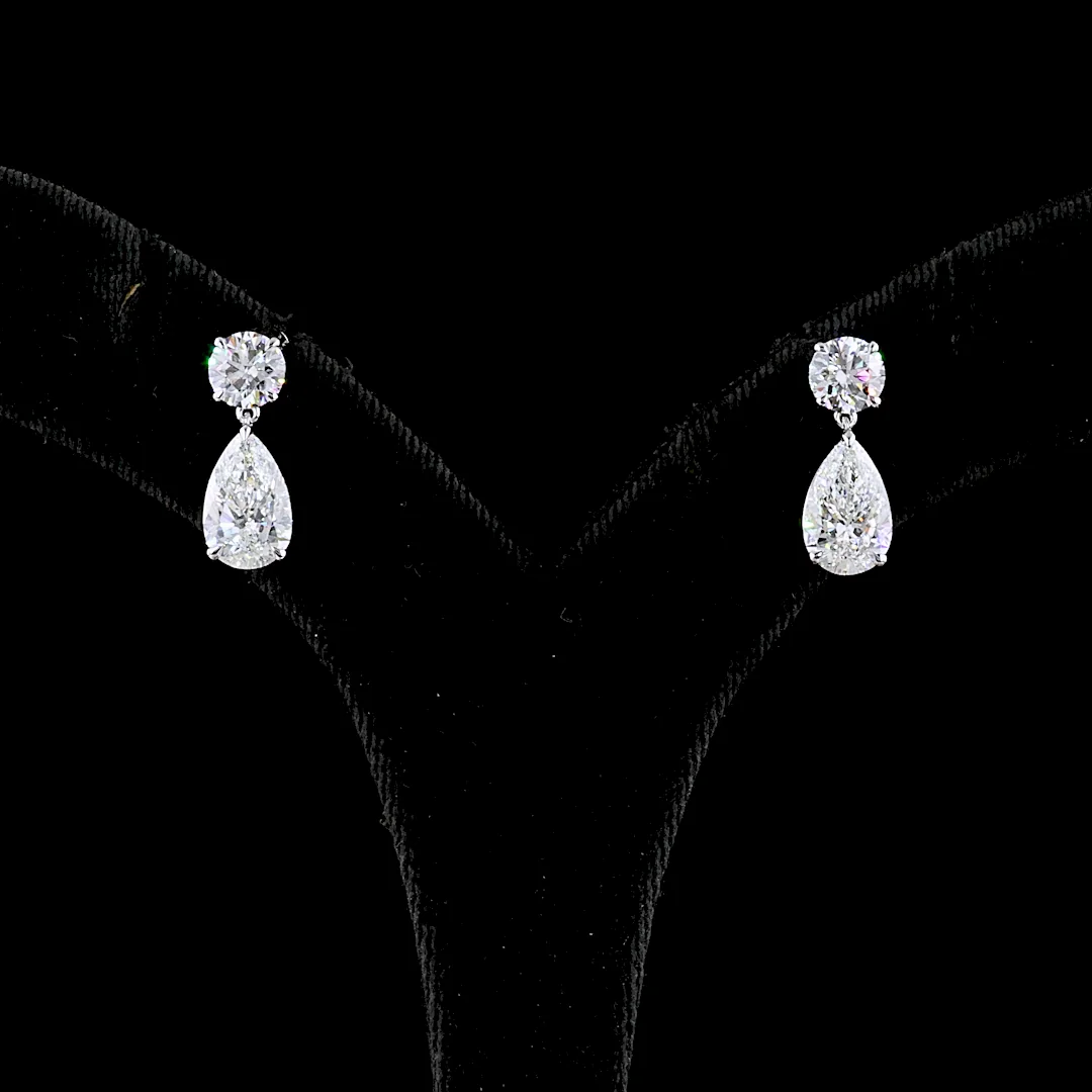 5.1 Cts 14k White Gold Pear Shape Hanging Earring - Video