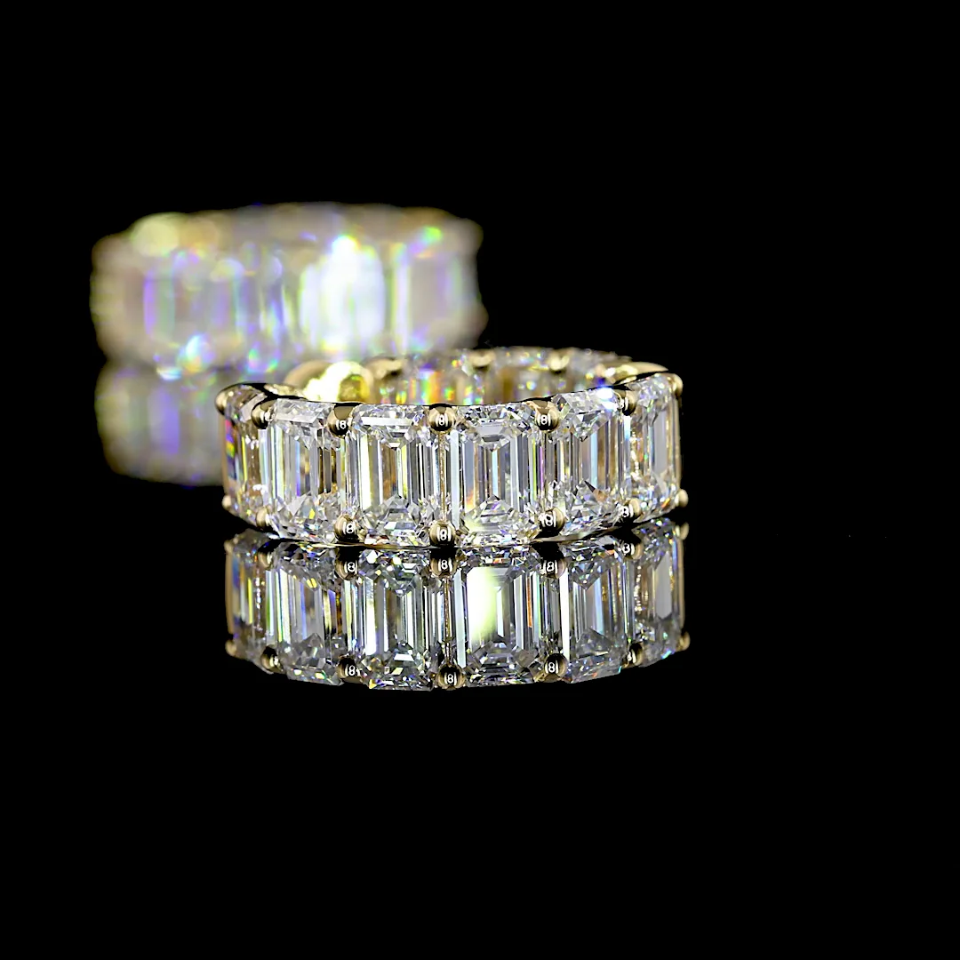 3.99 Cts 14k Yellow Gold Emerald Shape Huggies Earring - Image 4