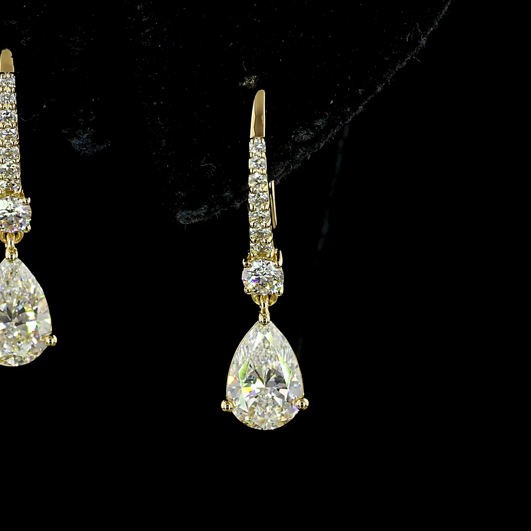 1.21 Cts 14k Yellow Gold Pear Shape Hanging Earring - Image 4