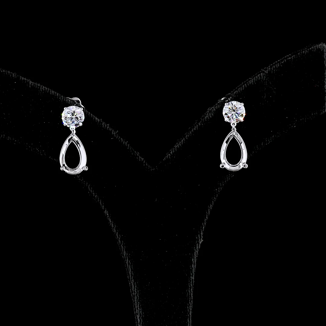 5.22 Cts 14k White Gold Pear Shape Hanging Earring - Image 3