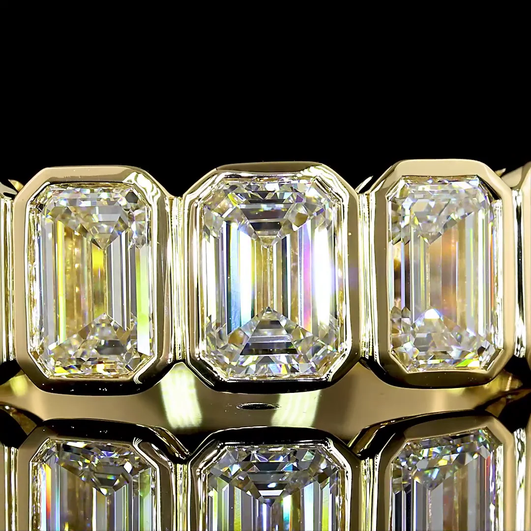 3.02 Cts 14k Yellow Gold Emerald Shape 5 Stones Eternity Band - Image 3