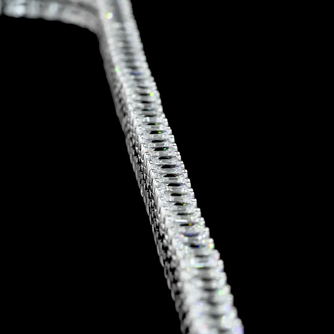 14.25 Cts 14k White Gold Emerald Shape Tennis Necklace - Image 2