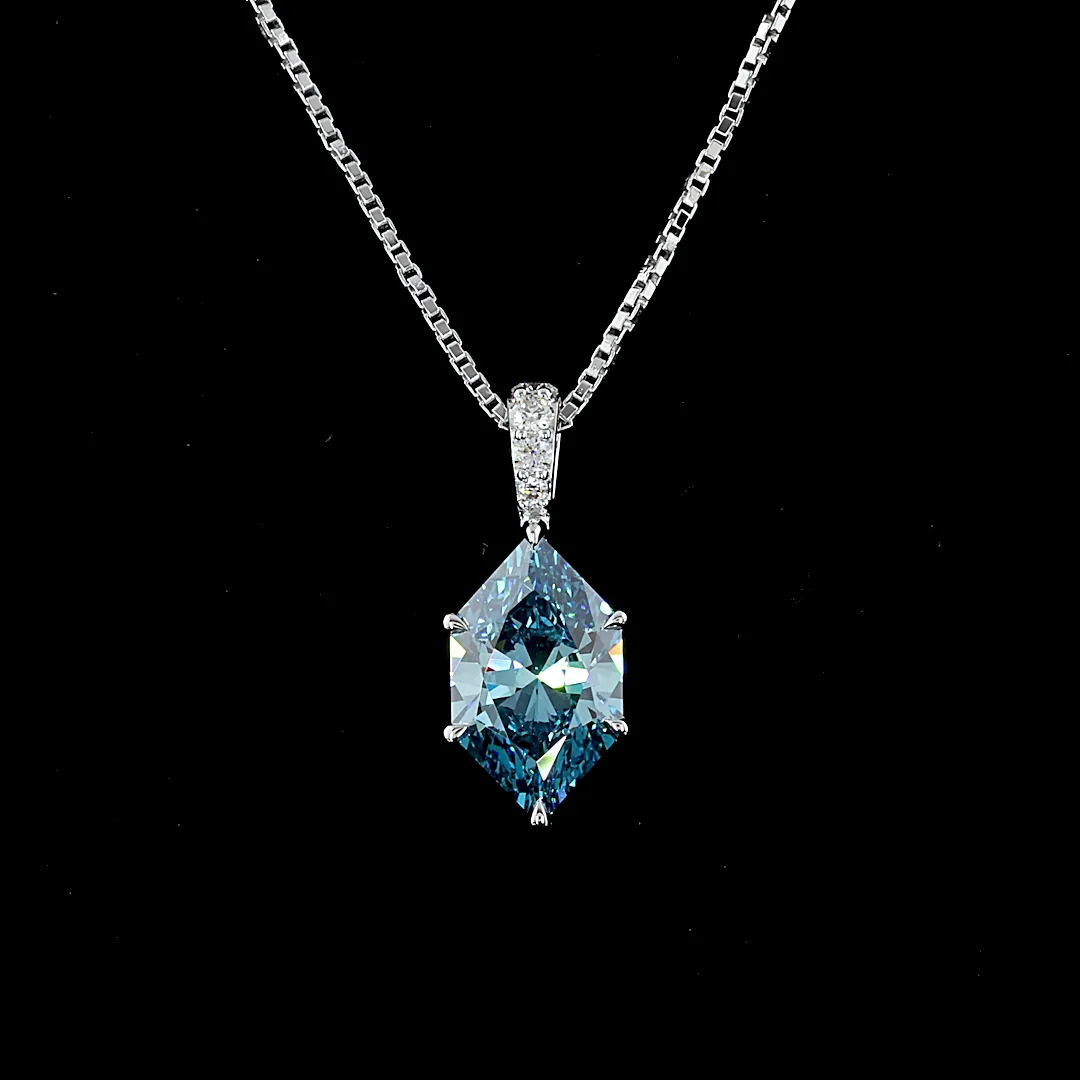 2.19 Cts 14k White Gold Marquise Shape Pendant Pendant - Image 2