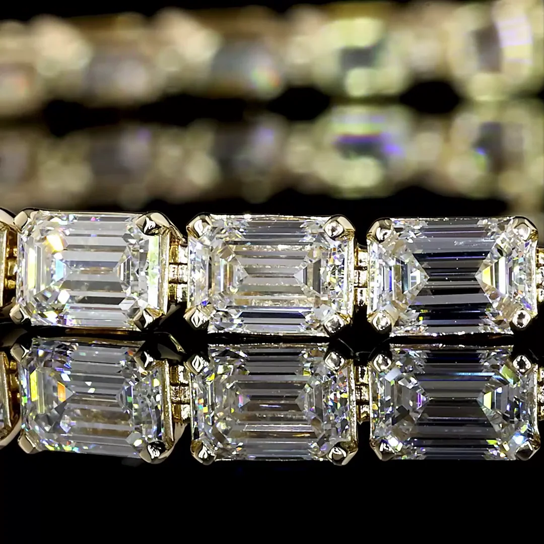 8.97 Cts 14k Yellow Gold Emerald Shape Tennis Bracelet - Image 2