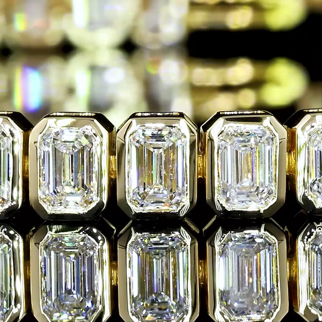 6.12 Cts 14k Yellow Gold Emerald Shape Tennis Bracelet - Image 2