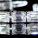 10.33 Cts 18k White Gold Emerald Shape Tennis Bracelet - Image 2