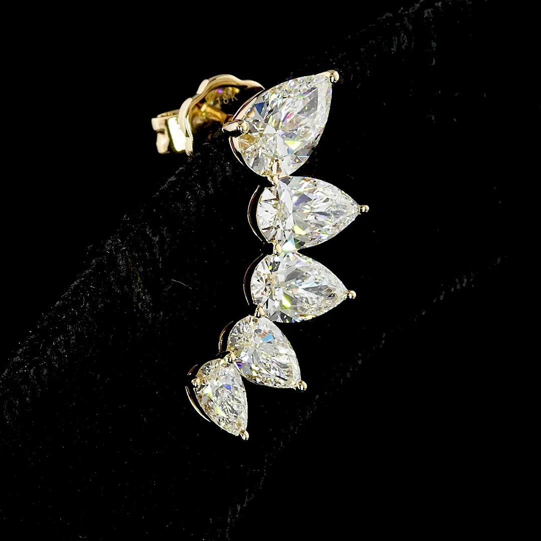 3.84 Cts 18k Yellow Gold Pear Shape Crawler Earring - Image 4
