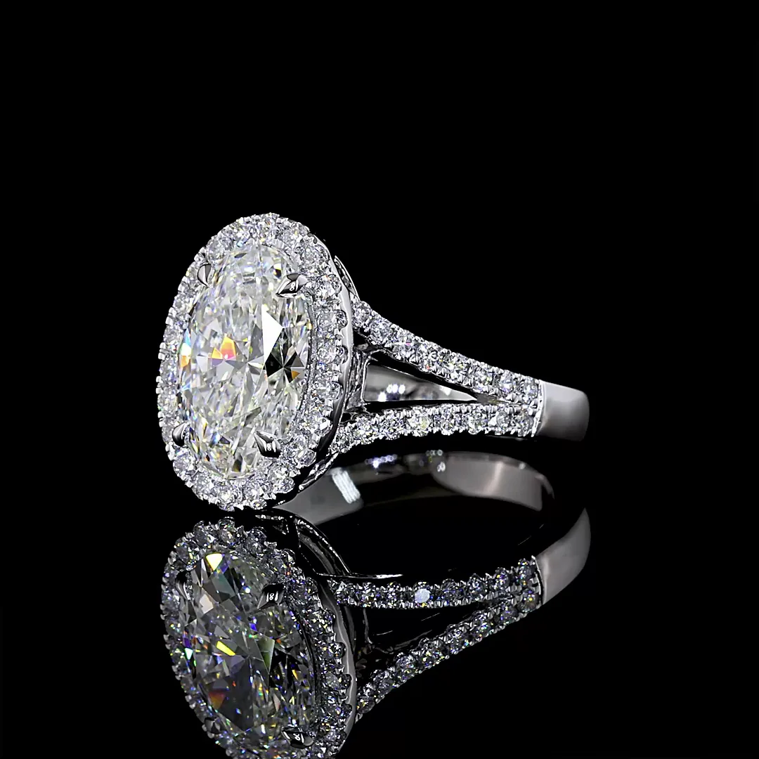 2.21 Cts 14k White Gold Oval Shape Split Shank Ring - Image 2