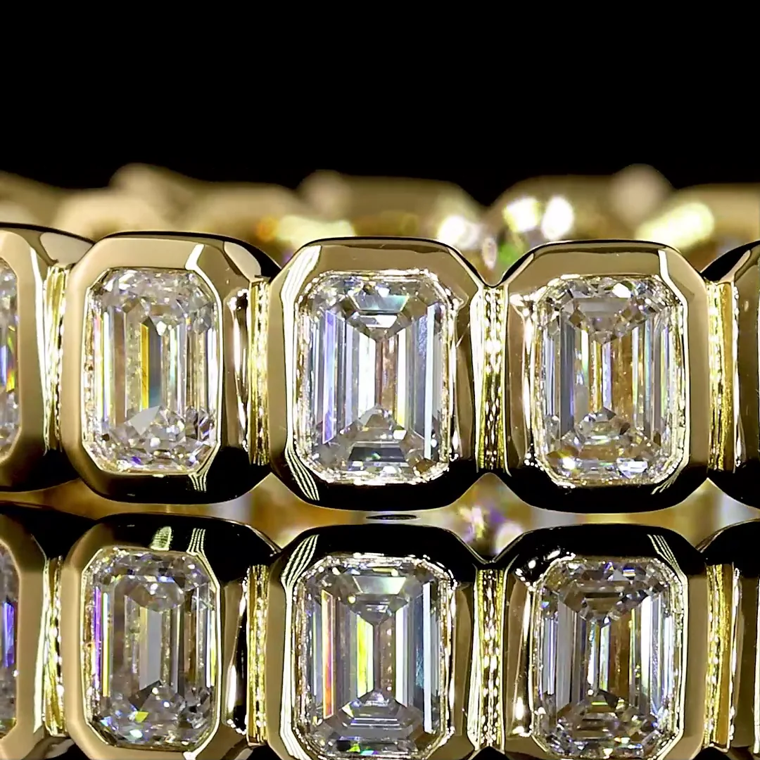 1.6 Cts 18k Yellow Gold Emerald Shape Eternity Band Eternity Band - Image 3