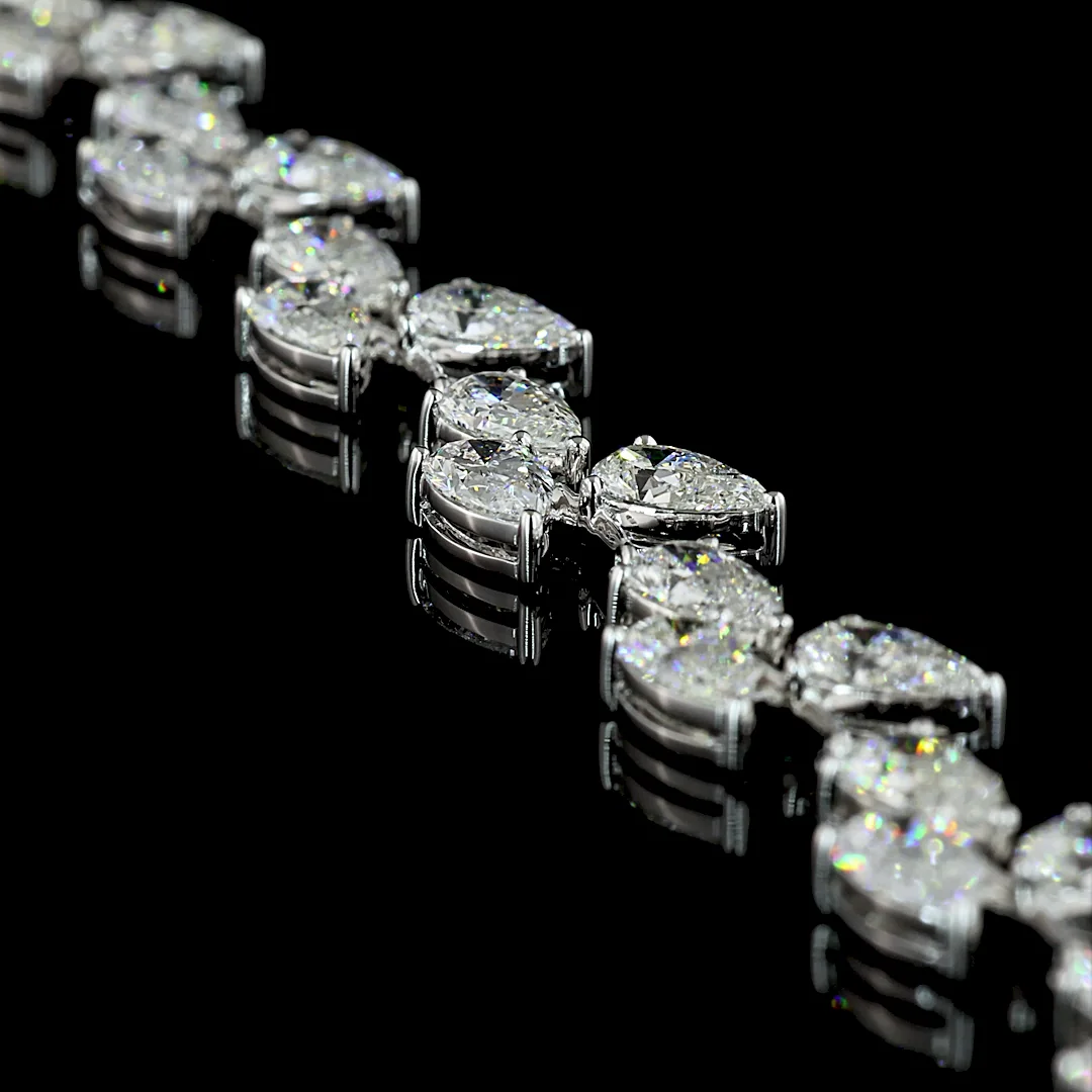 23.97 Cts 14k White Gold Pear Shape Special Necklace - Image 2