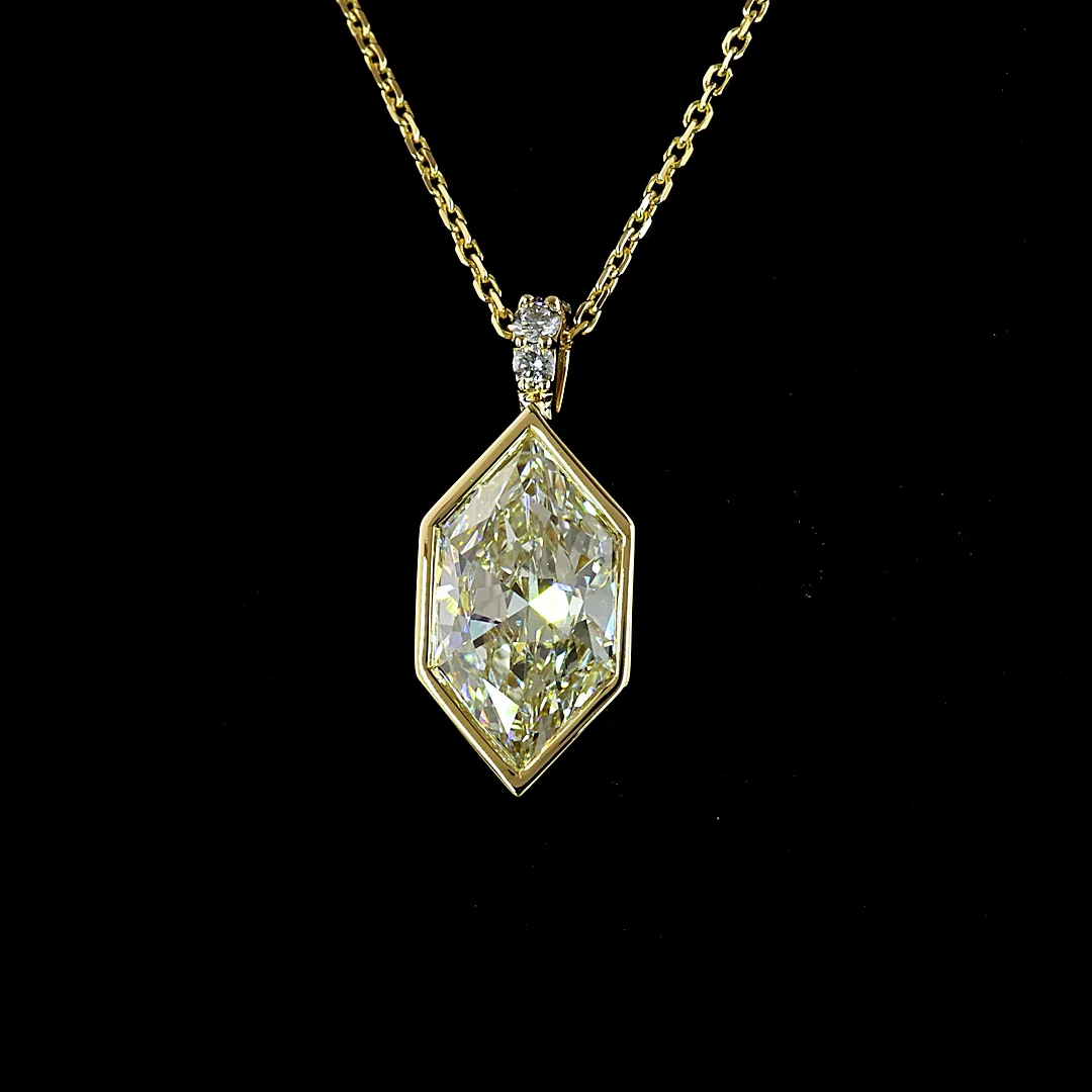 2.32 Cts 14k Yellow Gold Antique Marquise Shape Pendant Pendant - Image 3