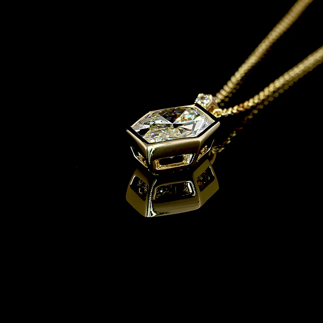 2.32 Cts 14k Yellow Gold Antique Marquise Shape Pendant Pendant - Image 4