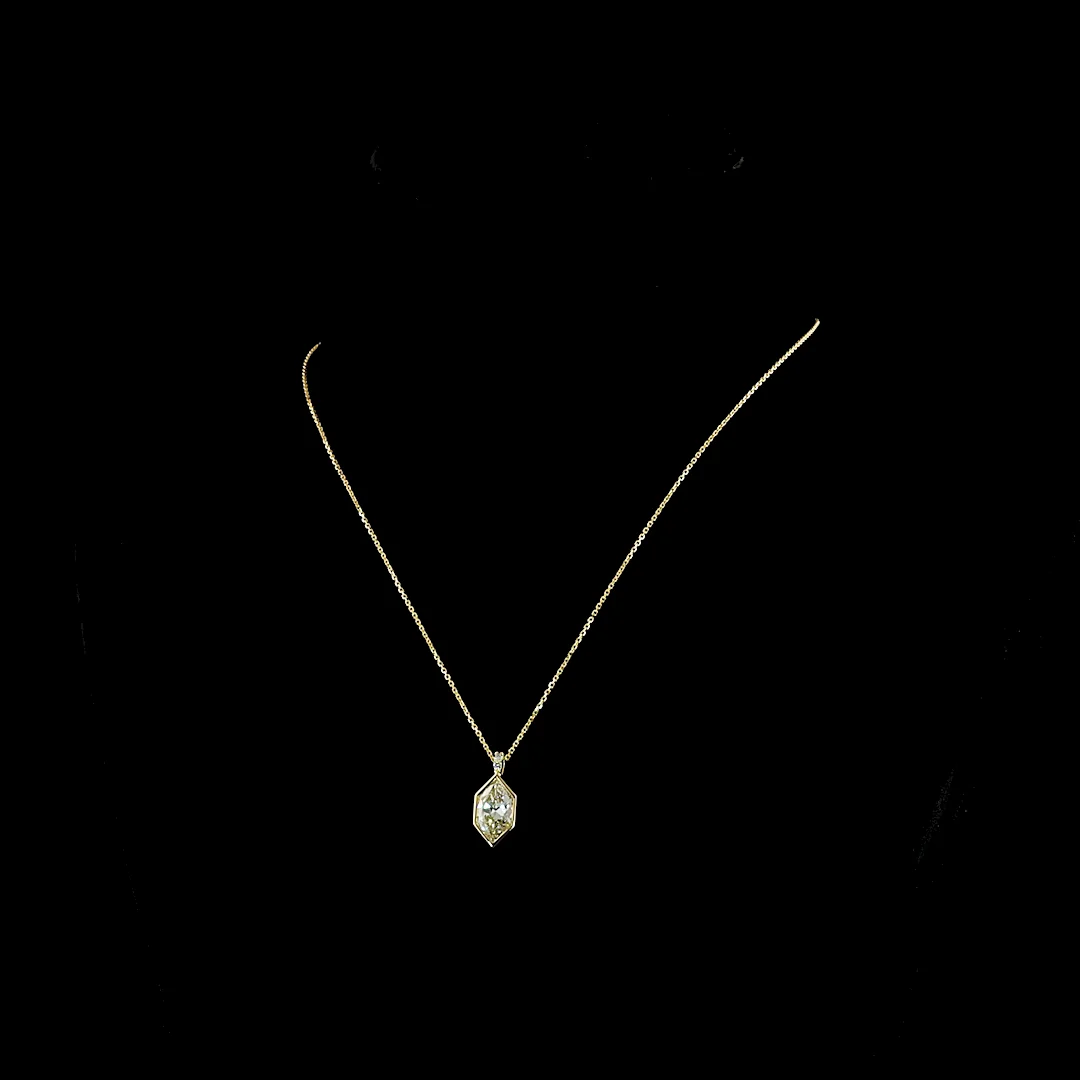 2.32 Cts 14k Yellow Gold Antique Marquise Shape Pendant Pendant - Video