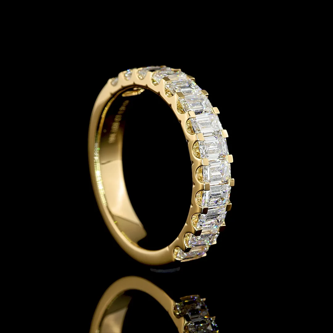 1.31 Cts 18k Yellow Gold Emerald Shape Half Eternity Eternity Band - Image 2