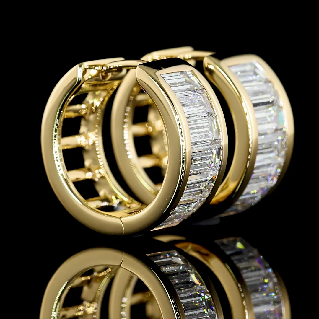 1.82 Cts 14k Yellow Gold Baguette Shape Huggies Earring - Video