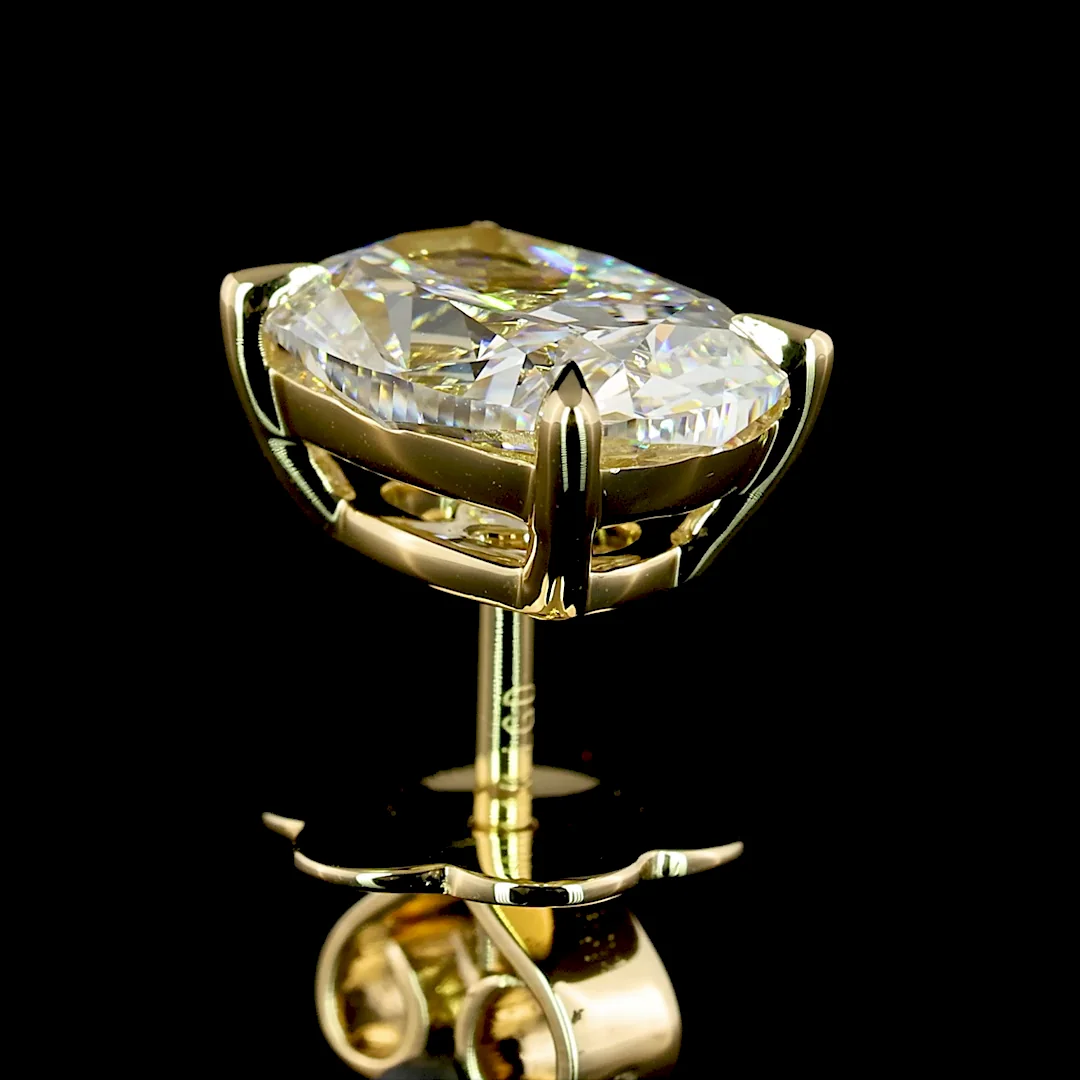 2.68 Cts 14k Yellow Gold Cushion Brilliant Shape Studs Earring - Image 4