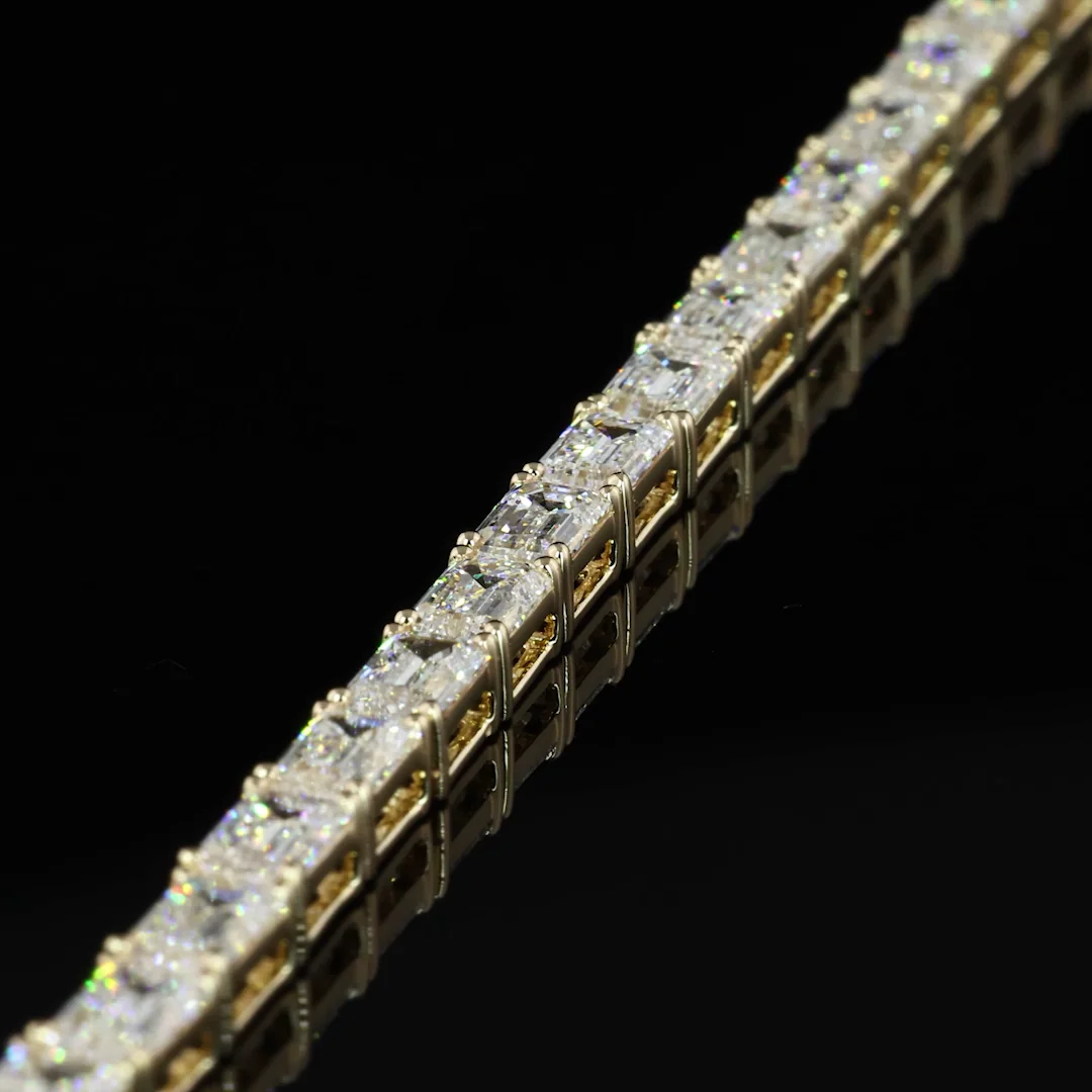 7.93 Cts 14k Yellow Gold Emerald Shape Tennis Bracelet - Image 4