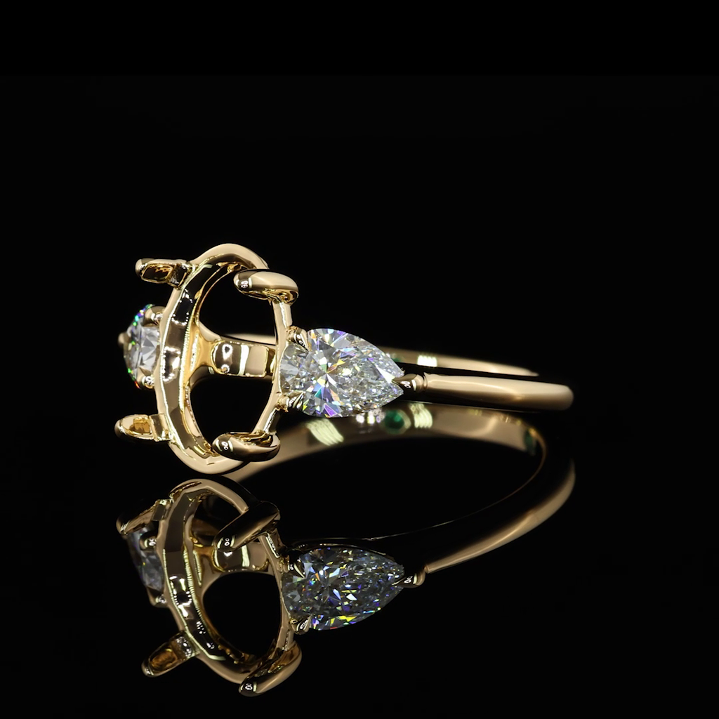 0.71 Cts 18k Yellow Gold Shape 3 Stones Ring - Image 2