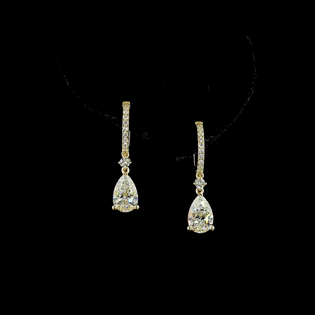 2.74 Cts 14k Yellow Gold Pear Shape Hanging Earring - Video
