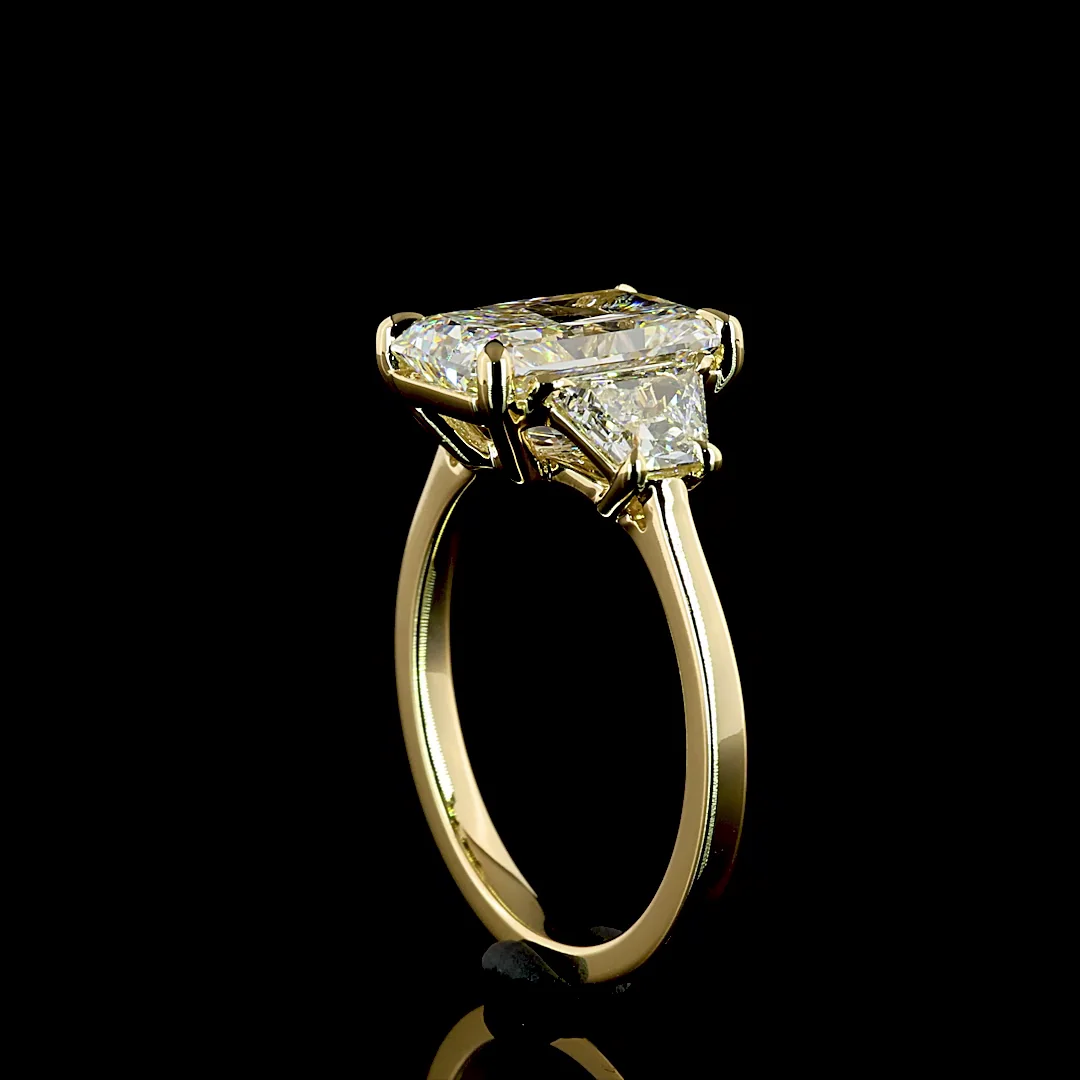 4.15 Cts 14k Yellow Gold Radiant Shape 3 Stones Ring - Image 2