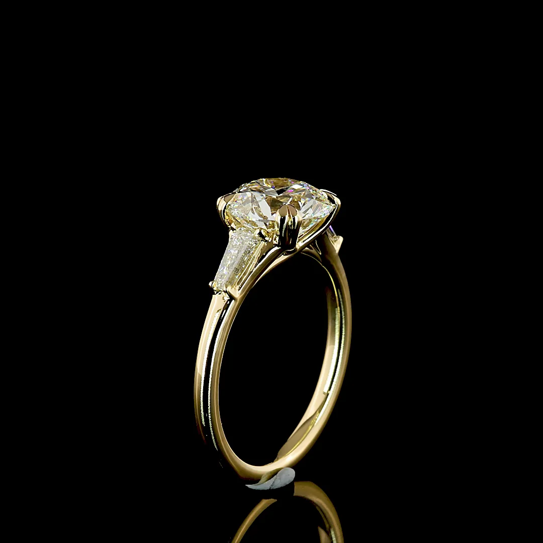 2.9 Cts 14k Yellow Gold Round Shape 3 Stones Ring - Image 4