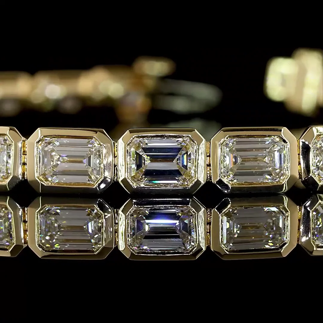 9.96 Cts 14k Yellow Gold Emerald Shape Tennis Bracelet - Image 2