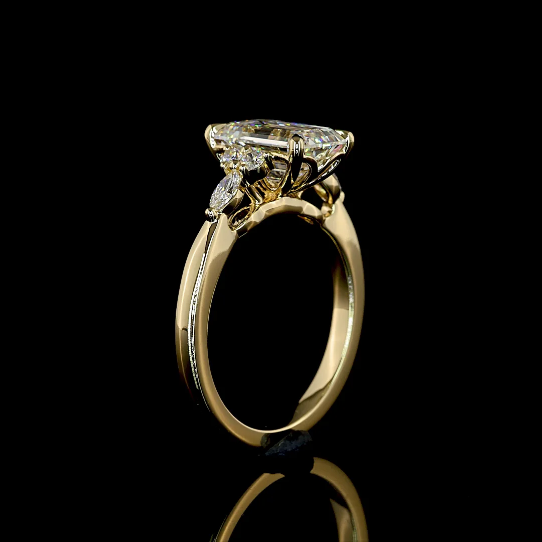 2.81 Cts 14k Yellow Gold Emerald Shape Special Ring - Image 4