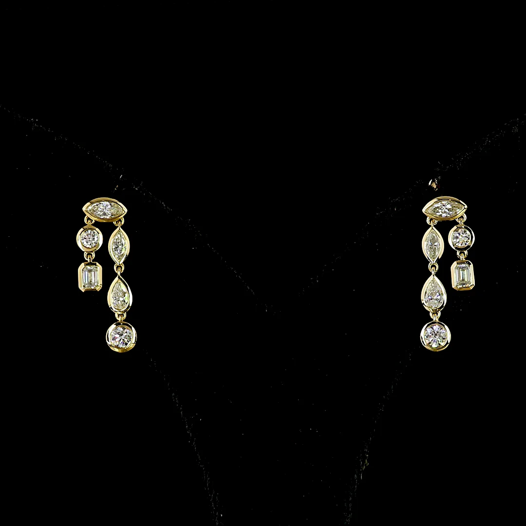 0.98 Cts 14k Yellow Gold Marquise Shape Hanging Earring - Video