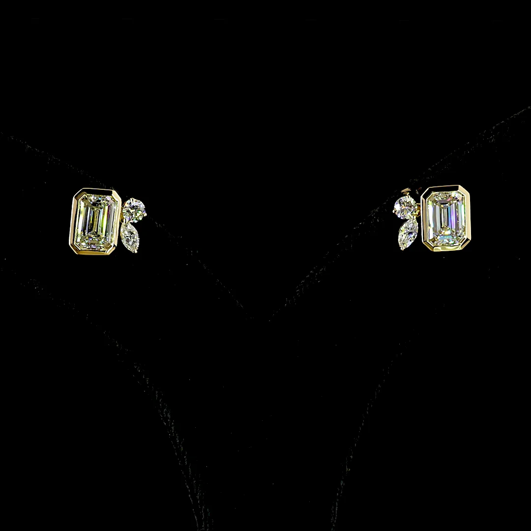 2.45 Cts 14k Yellow Gold Emerald Shape Studs Earring - Video