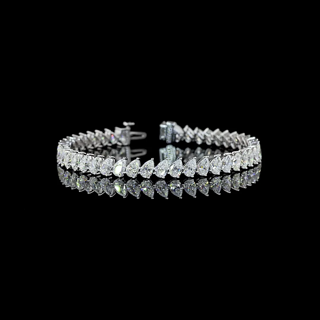 11.78 Cts 14k White Gold Pear Shape Tennis Bracelet - Video