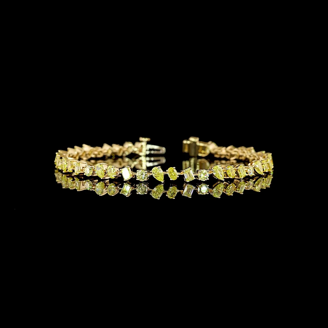 5.61 Cts 18k Yellow Gold Mix Shape Station Bracelet - Video
