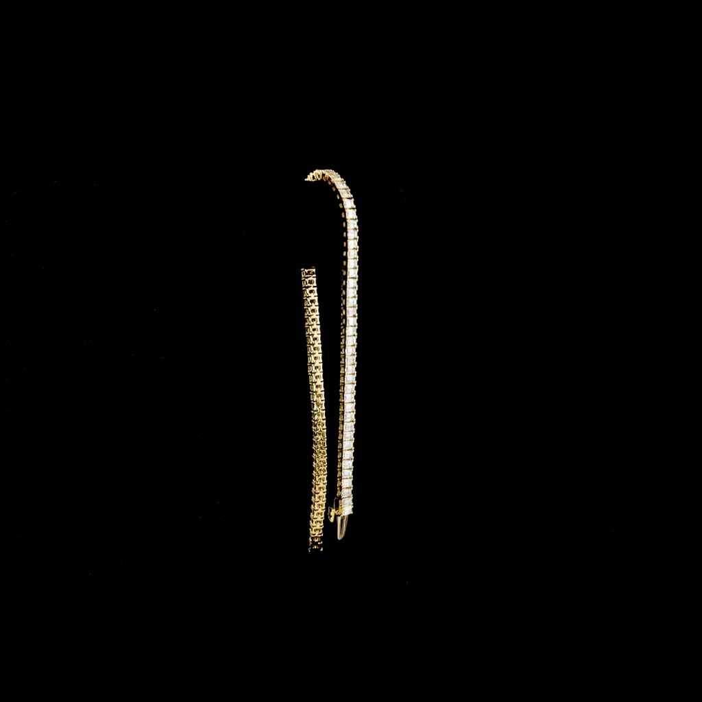 4.18 Cts 14k Yellow Gold Emerald Shape Tennis Bracelet - Image 3