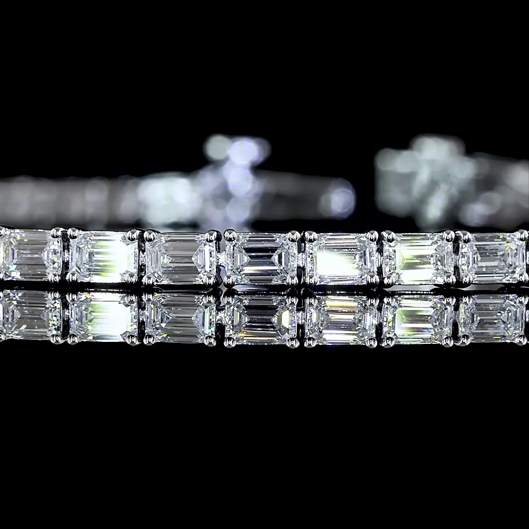 5.13 Cts 14k White Gold Emerald Shape Tennis Bracelet - Image 2
