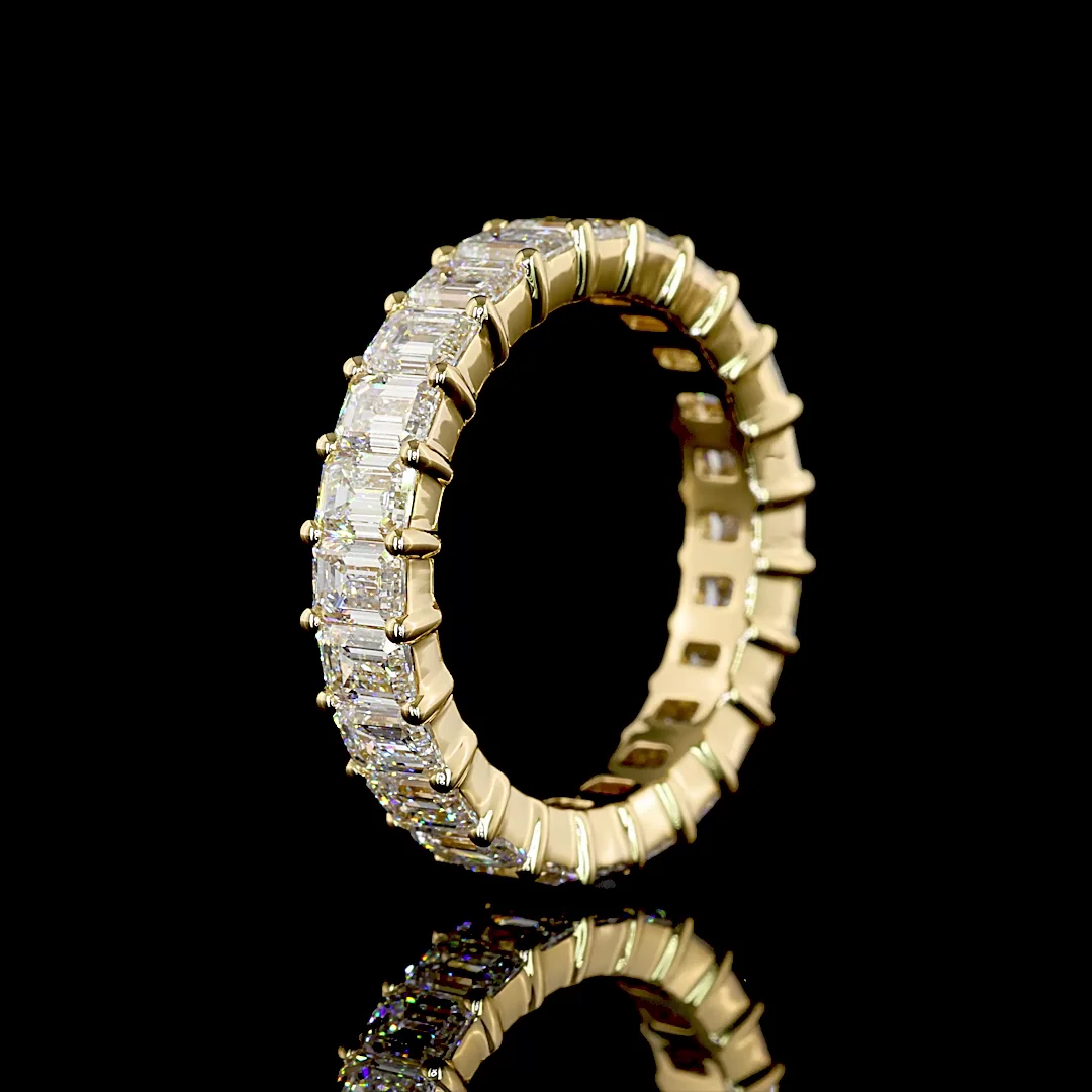 3.83 Cts 18k Yellow Gold Emerald Shape Eternity Band Eternity Band - Image 4