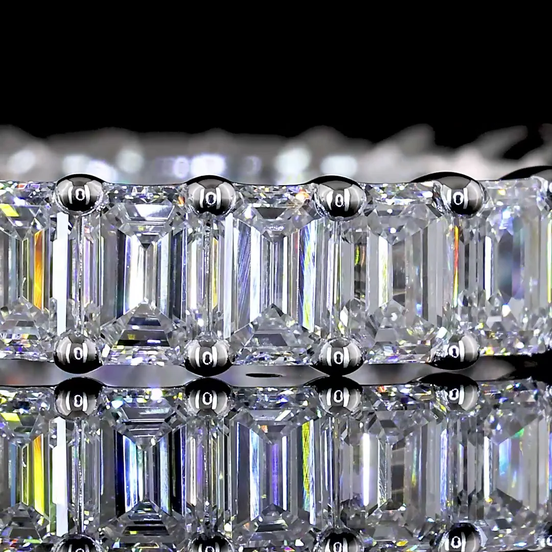 3.09 Cts 18k White Gold Emerald Shape Eternity Band Eternity Band - Image 3